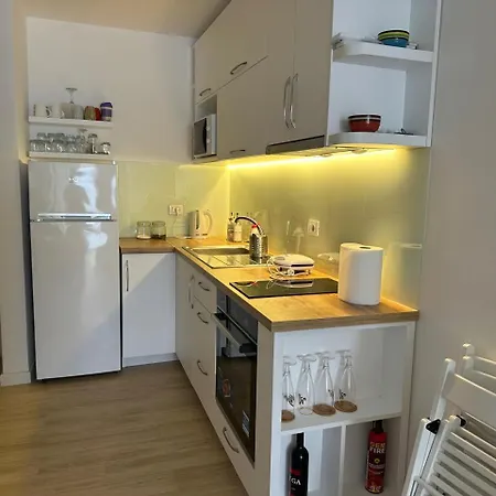 Sunset Apartment *